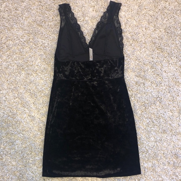 Mini velvet dress - Picture 3 of 3